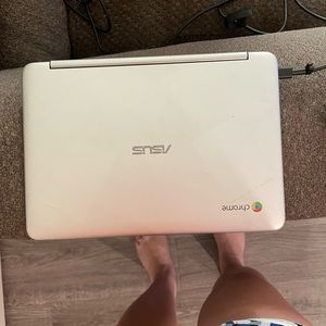 Chrome book laptop